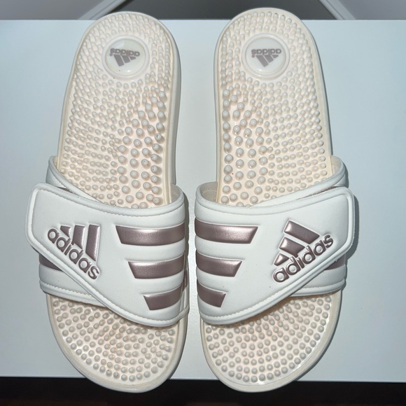 Adidas Adissage Slides NEW 9/9.5 White Velcro Sandals Rare 3 Stripes NWOT - Picture 2 of 6